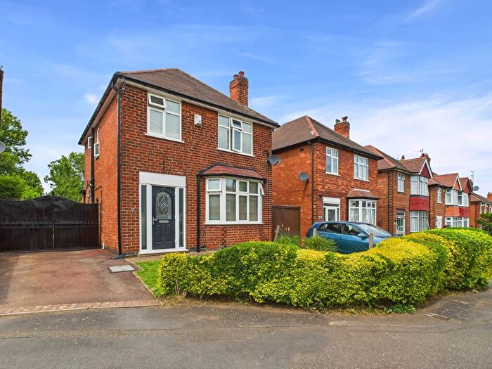 3 Bedroom Detached House For Sale In Denehurst Avenue, Nottingham, NG8