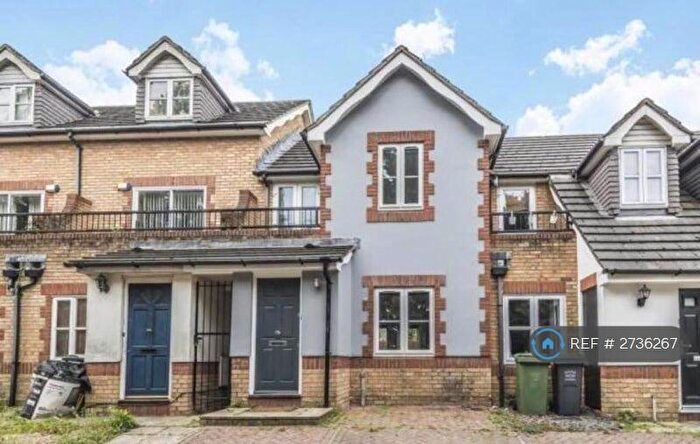 2 Bedroom Terraced House To Rent In Amblecote Meadows, London, SE12