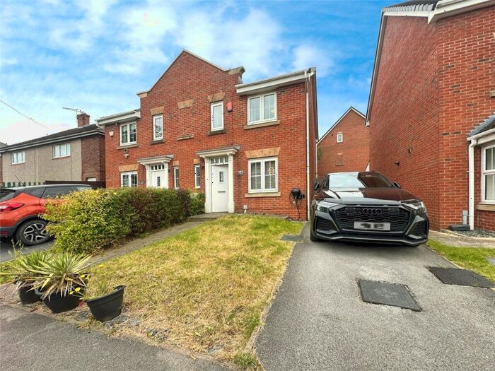 3 Bedroom Terraced House To Rent In St. Helens Avenue, Barnsley, South Yorkshire, S71