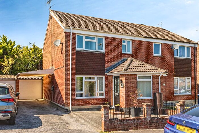 3 Bedroom Semi-detached House For Sale In Field Close, Burgess Hill, RH15