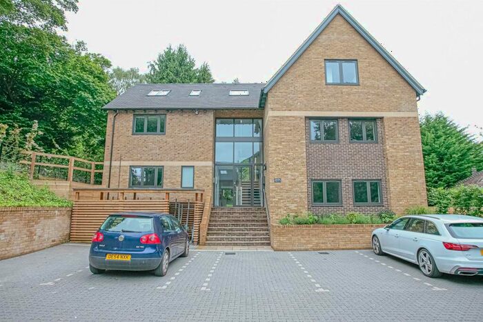 2 Bedroom Apartment To Rent In Pine Rise, Oxford, OX2