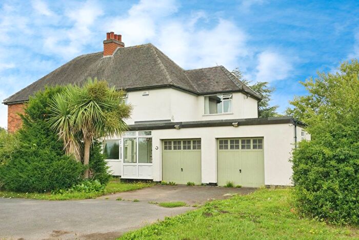 3 Bedroom Semi-Detached House For Sale In Measham Road, Acresford, Swadlincote, Leicestershire, DE12