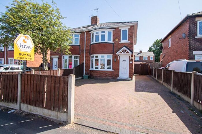 3 Bedroom Semi-Detached House For Sale In Richmond Road, Scawsby, Doncaster, DN5