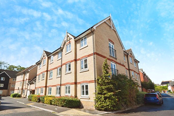 2 Bedroom Flat For Sale In Harberd Tye, Great Baddow, Chelmsford, CM2