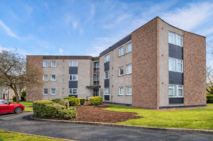 2 Bedroom Flat For Sale In Kennedy Court, Braidholm Crescent, Giffnock, G46