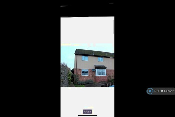 1 Bedroom Semi-Detached House To Rent In Buckingham Close, High Wycombe, HP13