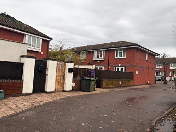 1 Bedroom House To Rent In Rolvenden Place, Tottenham, N17