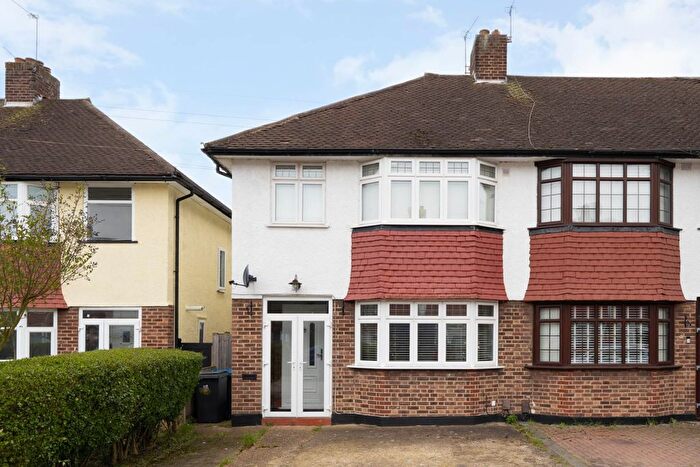 3 Bedroom End Terrace House For Sale In Chatsworth Gradens, New Malden, KT3