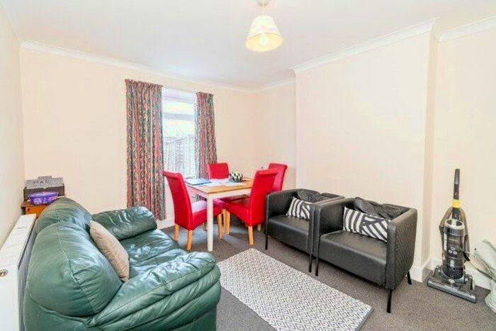 4 Bedroom Property To Rent In Arnold Road, Southampton, SO17