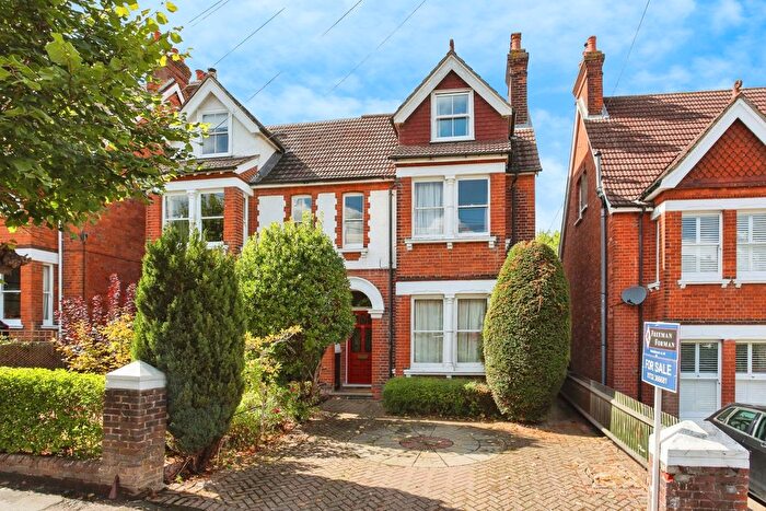 5 Bedroom Semi-Detached House For Sale In The Drive, Tonbridge, Kent, TN9