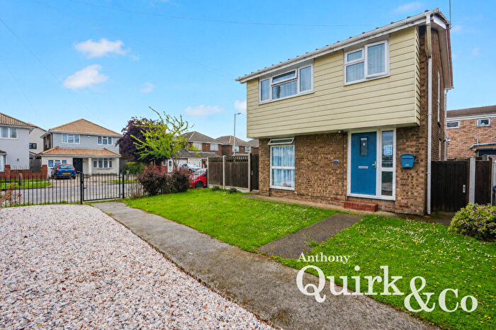 4 Bedroom Detached House For Sale In Furtherwick Road, Canvey Island, SS8