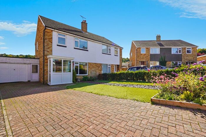 3 Bedroom Semi-detached House For Sale In Hawthorne Close, River, Dover, Kent, CT17