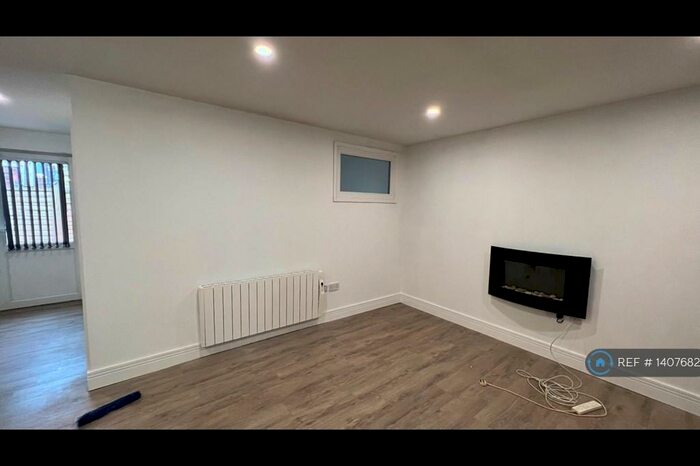 2 Bedroom Flat To Rent In Bull Street, Burnley, BB11
