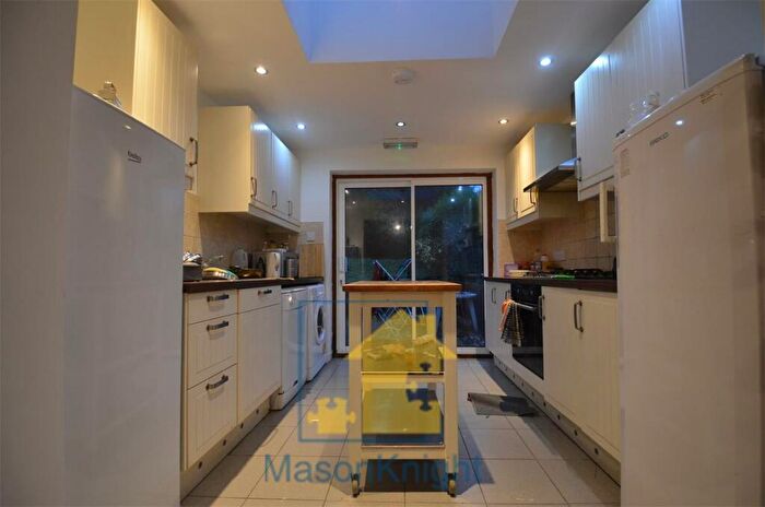 5 Bedroom Semi-Detached House To Rent In Lodgehill Road Selly Oak, B29