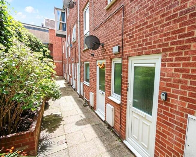 3 Bedroom Maisonette For Sale In St. Michael-At-Pleas, Norwich, Norfolk, NR3
