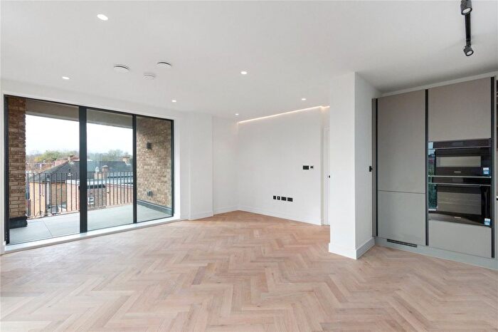 2 Bedroom Flat To Rent In Novum Court, - Cannon Hill Lane, London, SW20