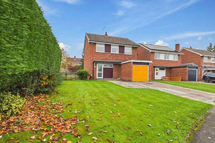 3 Bedroom Detached House For Sale In Vicarage Close, South Kirkby, Pontefract, WF9