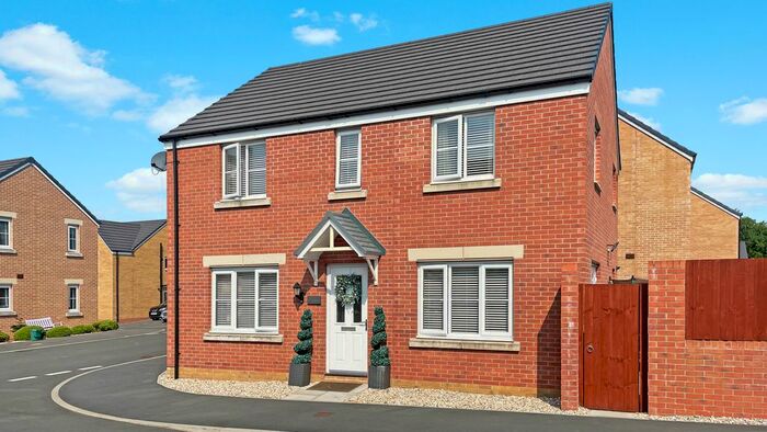 4 Bedroom Detached House For Sale In Maes Y Glo, Llanelli, SA14