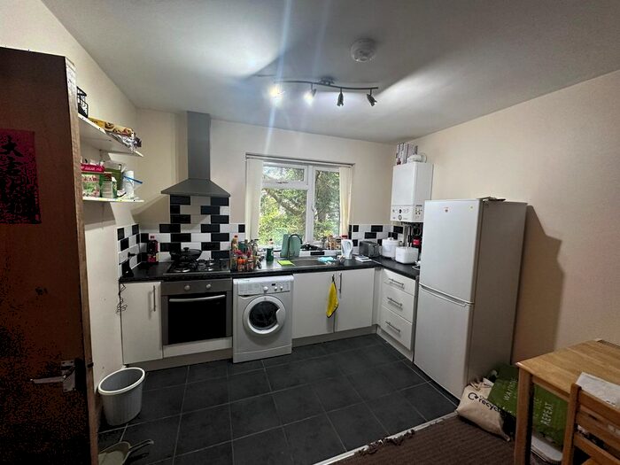 2 Bedroom Flat To Rent In The Slade, Oxford, OX3