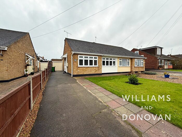2 Bedroom Semi-Detached Bungalow To Rent In Keswick Avenue, Hullbridge, SS5