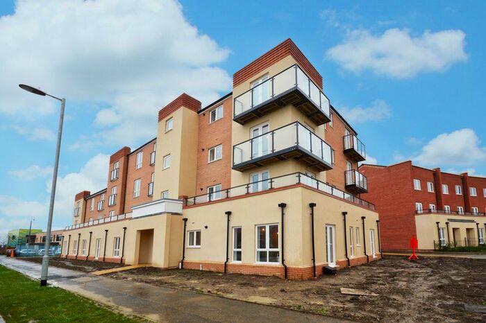 2 Bedroom Flat To Rent In Nicholas Charles Crescent, Aylesbury, HP18