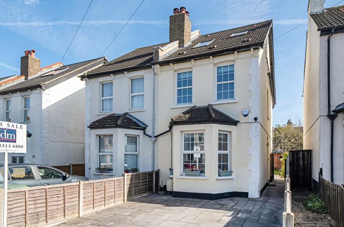 3 Bedroom Semi Detached House For Sale In Pope Road, Bromley, BR2