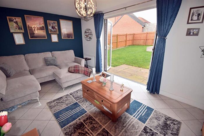 3 Bedroom End Of Terrace House For Sale In Nable Hill Close, Chilton, Ferryhill, DL17