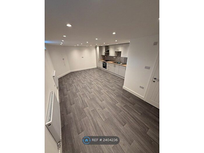 2 Bedroom Flat To Rent In Harding Terrace, Northampton, NN1