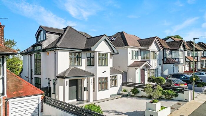 5 Bedroom Detached House For Sale In Edgeworth Crescent, London, NW4