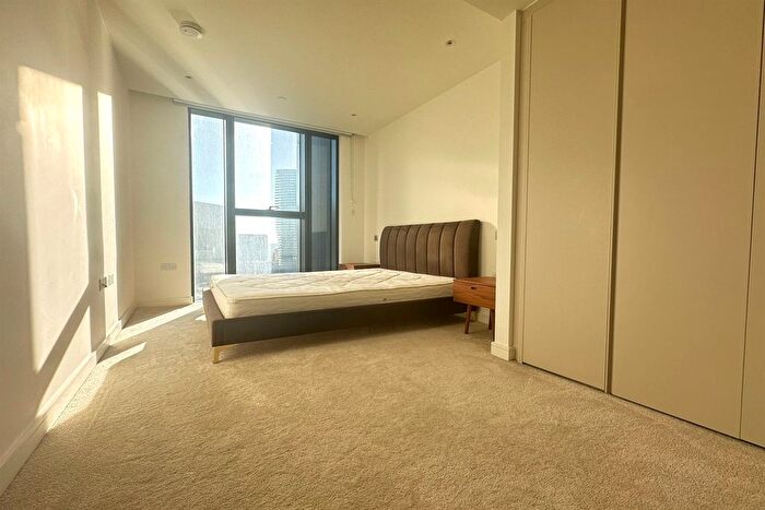 1 Bedroom Flat To Rent In Hampton Tower, Marsh Wall, Canary Wharf, London, E14