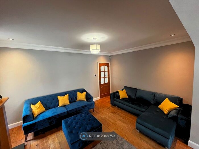 4 Bedroom Detached House To Rent In Halesowen, Halesowen, B62