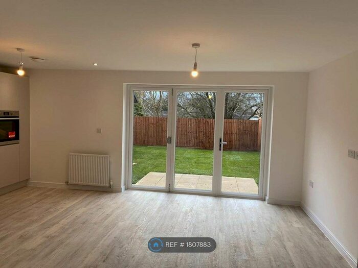 4 Bedroom Detached House To Rent In Brownsmill Way, Nottingham, NG8