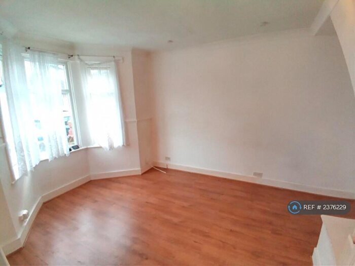 3 Bedroom Terraced House To Rent In Sandcliff Road, Erith, DA8