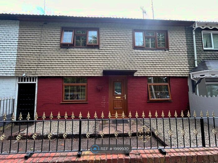 4 Bedroom Terraced House To Rent In Hambletts Road, West Bromwich, B70