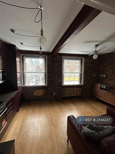 2 Bedroom Flat To Rent In Arcadia Court, London, E1