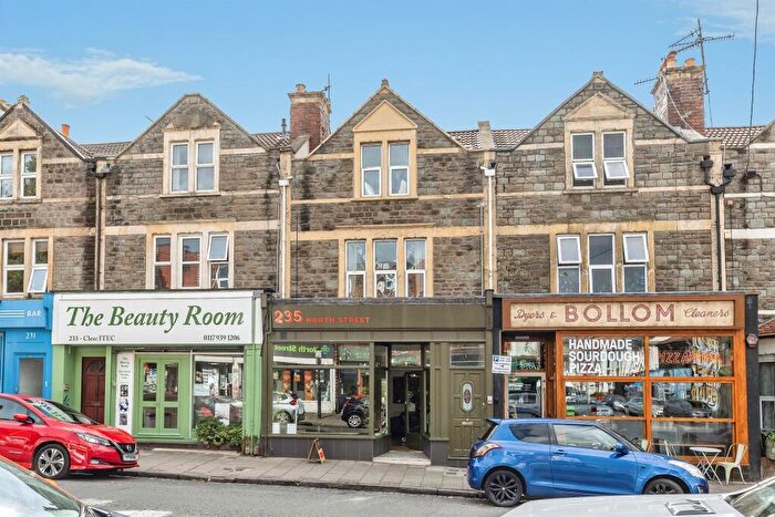 2 Bedroom Apartment For Sale In North Street, Bedminster, Bristol, BS3