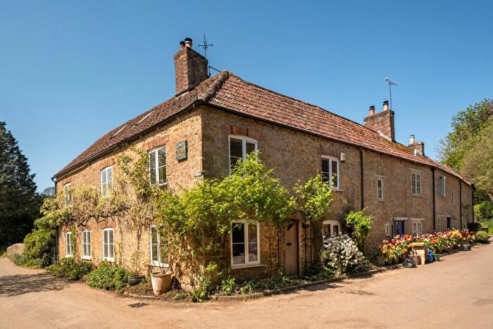 2 Bedroom Cottage For Sale In Pitcombe, Bruton Somerset, BA10