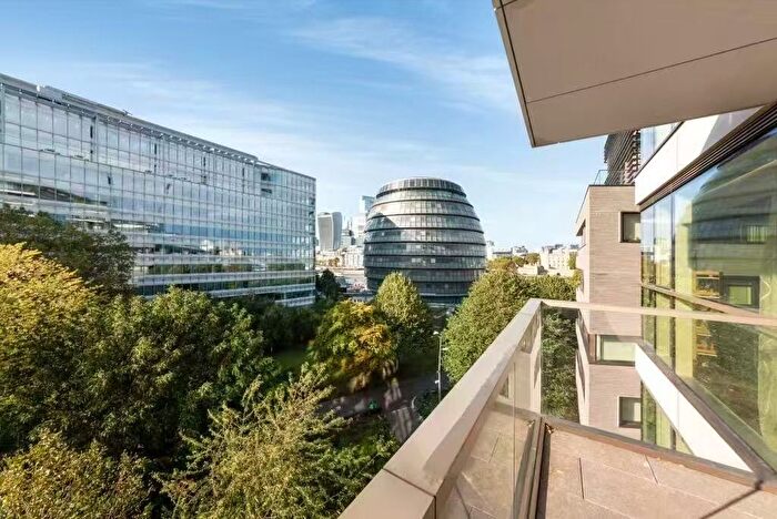 2 Bedroom Flat For Sale In Sandringham House, Earls Way, London, SE1
