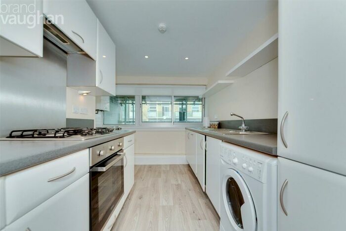 3 Bedroom Flat To Rent In London Road, Preston, Brighton, East Sussex, BN1