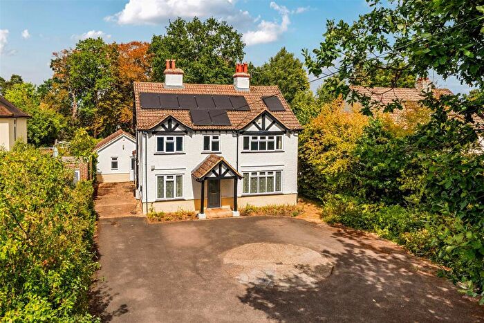 5 Bedroom Detached House For Sale In Reading Road, Wokingham, Berkshire, RG41