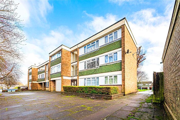 1 Bedroom Flat To Rent In Livingstone Walk, Hemel Hempstead, Hertfordshire, HP2