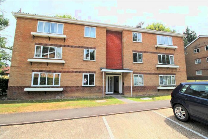 1 Bedroom Flat To Rent In Pound Hill, RH10