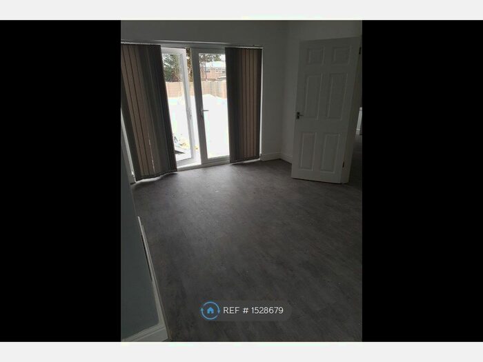 3 Bedroom Semi-Detached House To Rent In The Avenue, Eston, Middlesbrough, TS6