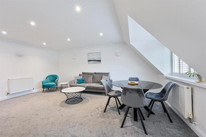 2 Bedroom Apartment To Rent In Wingfield Court, Banstead, SM7