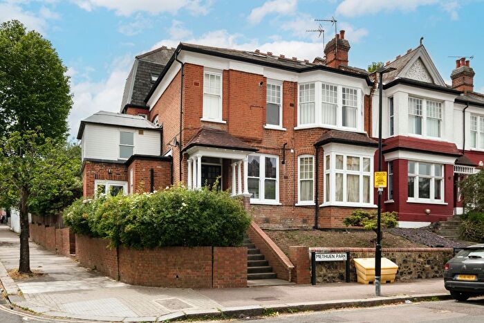 2 Bedroom Detached House For Sale In Methuen Park, London, N10