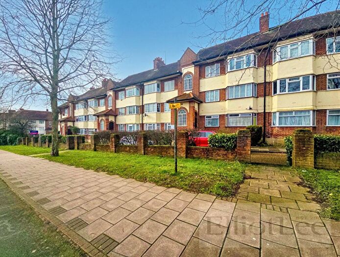 2 Bedroom Apartment To Rent In Alexandra Avenue, Harrow, HA2
