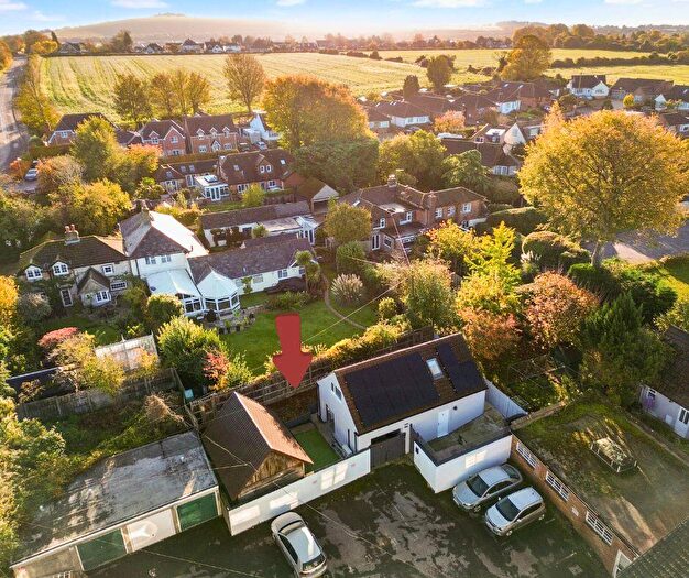 2 Bedroom Detached House For Sale In South Lane, Clanfield, PO8