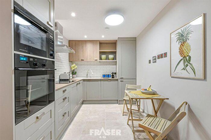 2 Bedroom Flat For Sale In West One House, Fitzrovia, W1T