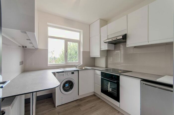 Studio To Rent In Dollis Hill Lane, Dollis Hill, London, NW2