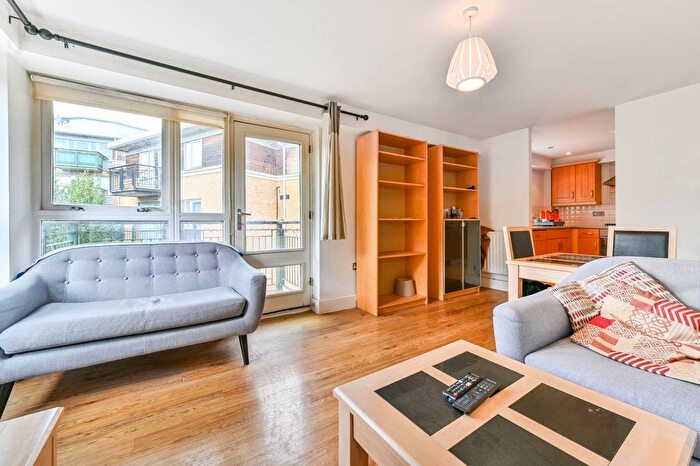 1 Bedroom Flat To Rent In Brownswood Road, Finsbury Park, London, N4